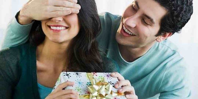 Tỏ tình crush thành công nhờ vào quà tặng