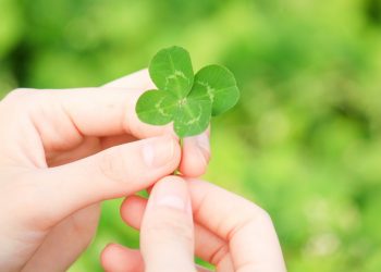 Chia sẻ với người xung quanh những câu nói hay về nhân cách sống