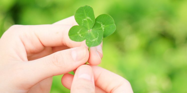 Chia sẻ với người xung quanh những câu nói hay về nhân cách sống