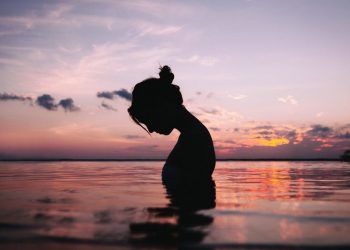 Status buồn về vợ chồng khiến nhiều người rơi lệ, suy ngẫm