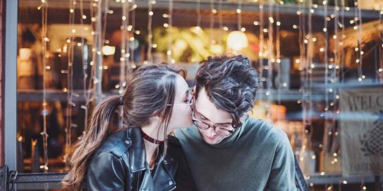 Status tình yêu hạnh phúc, ý nghĩa dành cho nửa kia của bạn