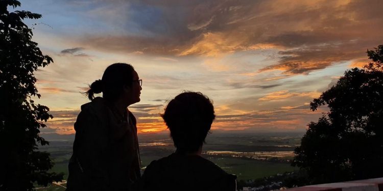 Status tâm trạng buồn về đêm khiến bạn suy tư nhiều