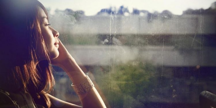 Status thất tình hài hước bạn nên tham khảo để đăng Facebook