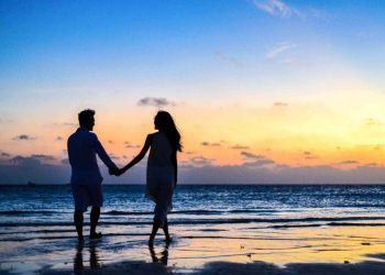 Status vui về tình yêu viết như thế nào để gây ấn tượng?